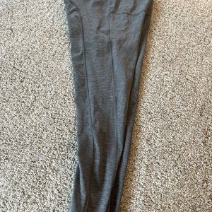 Athleta Ultimate Stash 7/8 tight